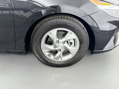 Used 2022 Hyundai Elantra SE w/ Cargo Package image 31