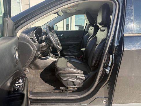 Used 2019 Jeep Compass Latitude FWD image 8