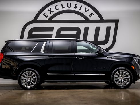 Used 2023 GMC Yukon XL Denali AWD/4WD image 9
