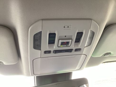 Certified 2023 Toyota Highlander XLE image 34