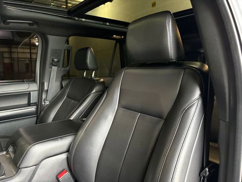 Used 2021 Ford Expedition Max XLT RWD image 24