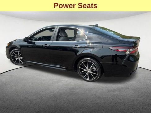 Used 2024 Toyota Camry SE image 8