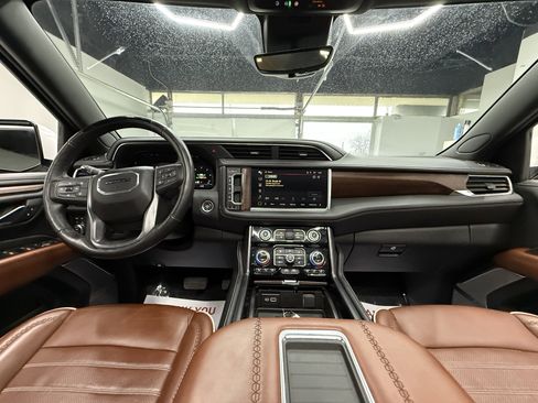 Used 2023 GMC Yukon XL Denali Ultimate image 17