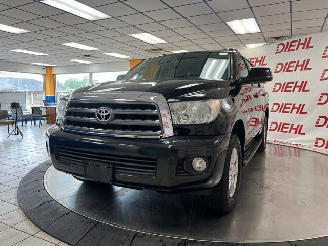 Used 2014 Toyota Sequoia SR5 w/ Premium Package AWD/4WD image 3