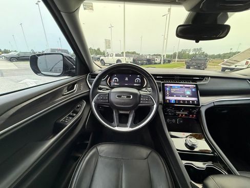 Used 2021 Jeep Grand Cherokee L Limited RWD image 9