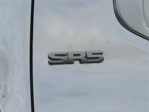 Used 2025 Toyota Tacoma SR5 image 9
