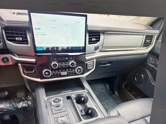 Used 2024 Ford Expedition XLT AWD/4WD image 16