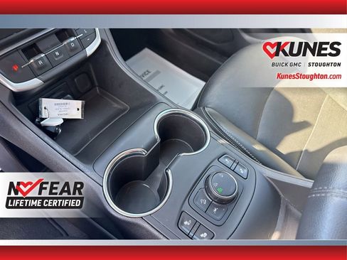 Used 2024 GMC Terrain SLT AWD/4WD image 35