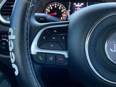 Used 2019 Jeep Renegade Latitude w/ Popular Equipment Group image 20