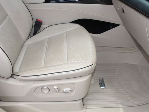 Used 2023 Cadillac Escalade Premium Luxury w/ LPO, Floor Liner Package AWD/4WD image 18