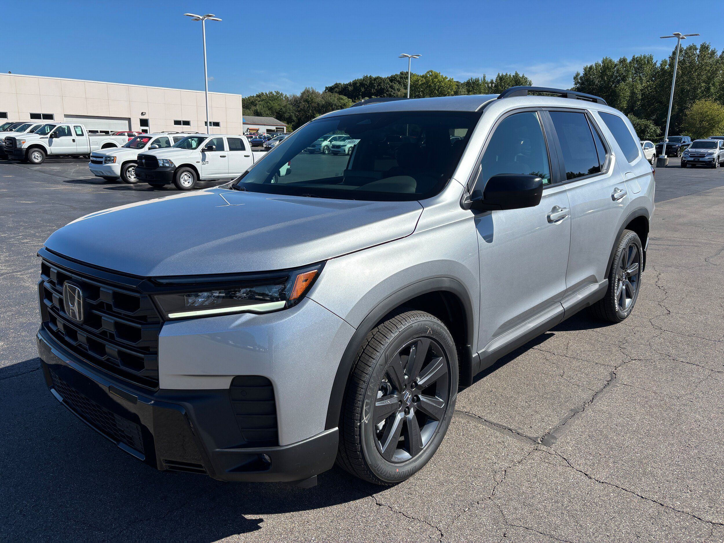 New 2026 Honda Pilot Sport image 4