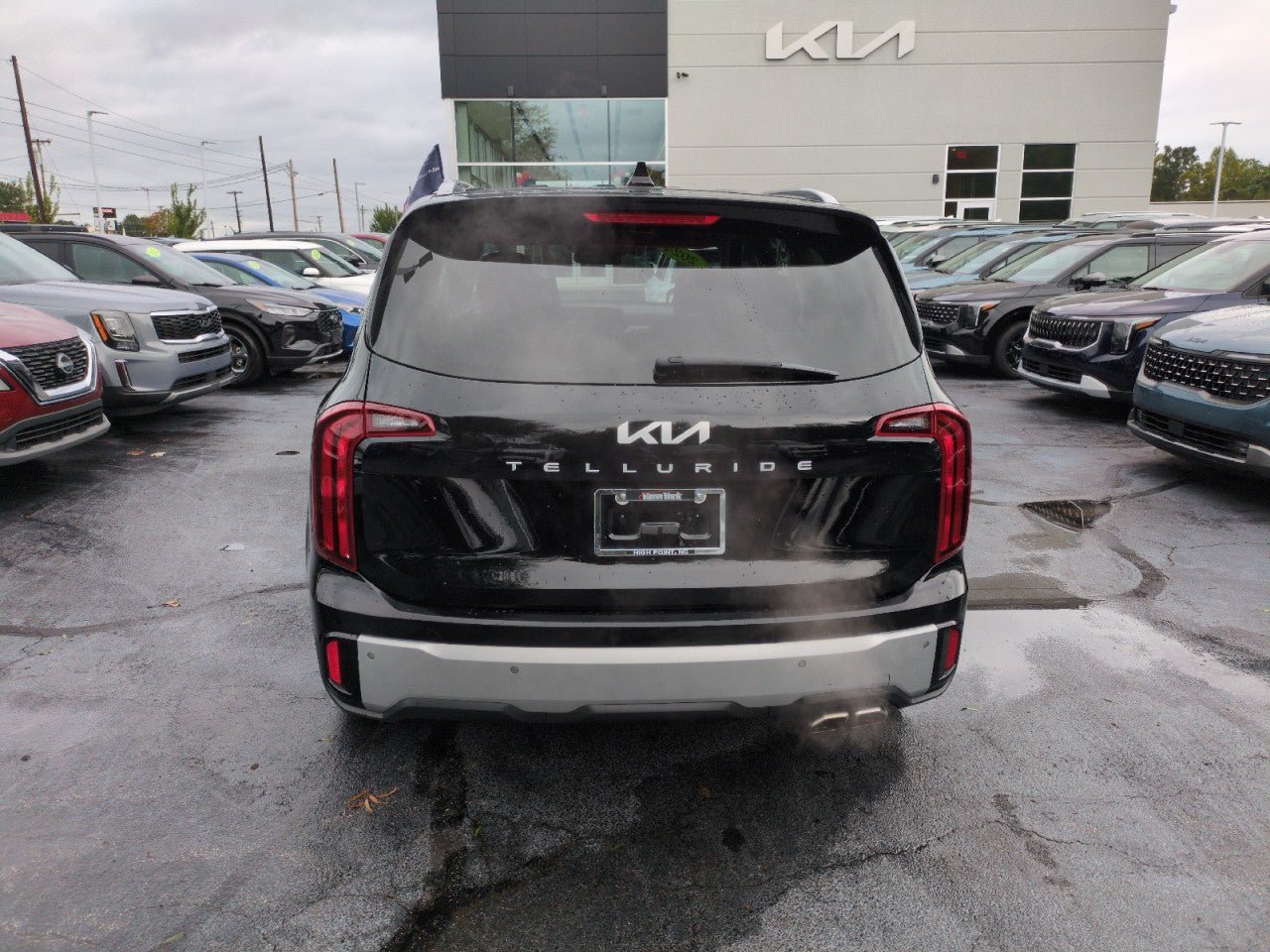Certified 2024 Kia Telluride S w/ S Sunroof Package FWD image 6