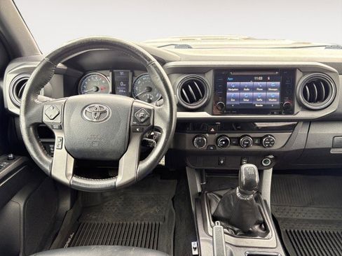 Used 2017 Toyota Tacoma TRD Sport w/ Tow Package image 2