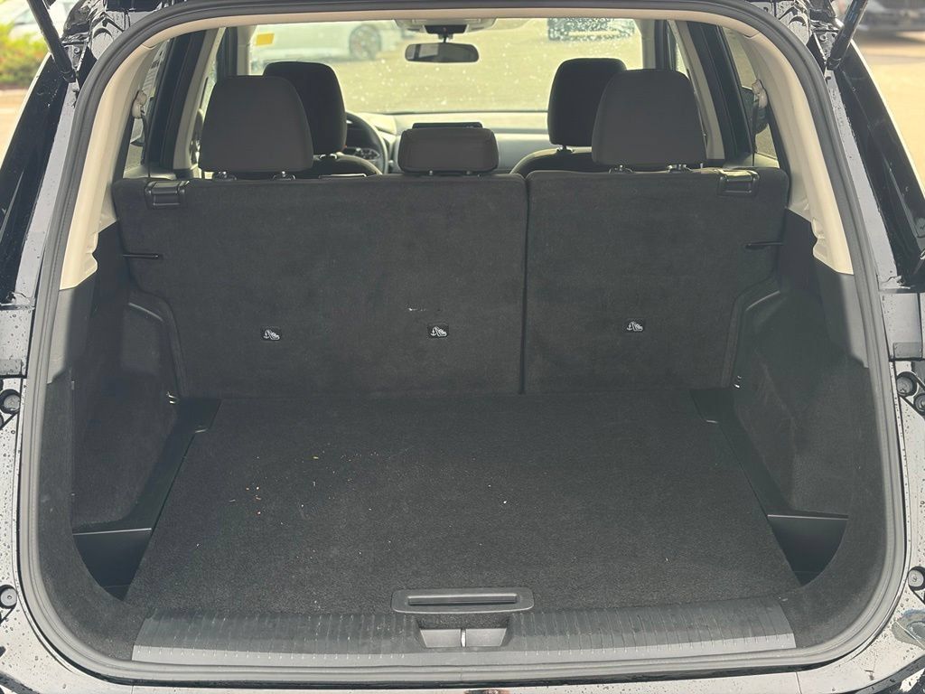 Used 2024 Nissan Rogue S AWD/4WD image 9