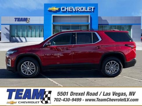 Certified 2023 Chevrolet Traverse LT FWD image 1