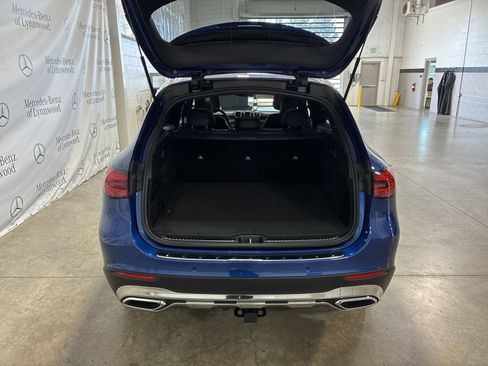 Used 2025 Mercedes-Benz GLC 300 4MATIC image 5