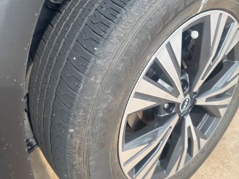 Used 2023 Nissan Rogue SV image 14