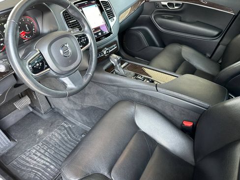 Used 2016 Volvo XC90 T6 Momentum w/ Momentum Plus Package AWD/4WD image 9