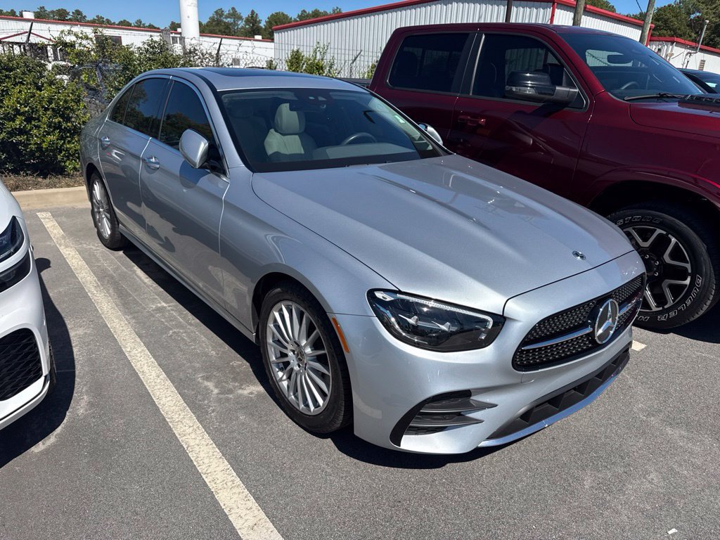 Used 2022 Mercedes-Benz E 350 Sedan image 2