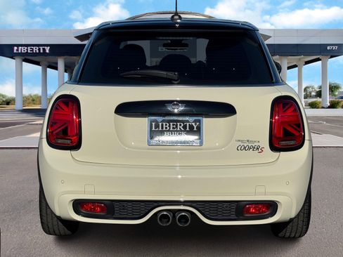 Used 2019 MINI Cooper S w/ Premium Package image 4