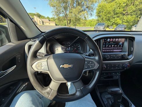 Used 2018 Chevrolet Colorado Z71 w/ Z71 Midnight Edition AWD/4WD image 11