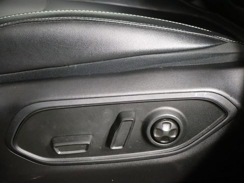 Used 2023 Jeep Grand Cherokee Limited w/ Black Appearance Package image 24