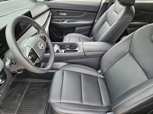 Used 2025 Nissan Murano SV image 13