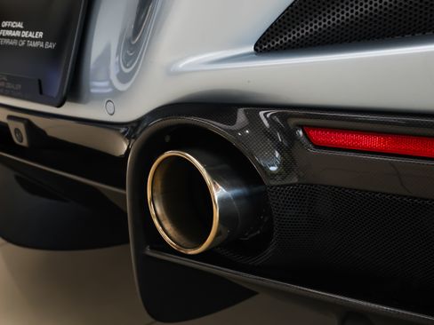 Used 2021 Ferrari F8 Tributo RWD image 13