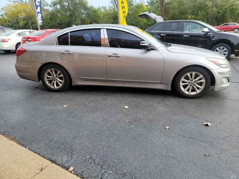Used 2013 Hyundai Genesis 3.8 image 11