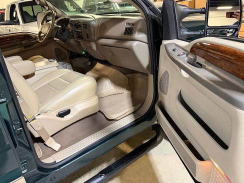 Used 2001 Ford F350 Lariat image 52