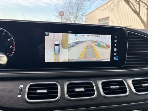 Used 2023 Mercedes-Benz GLS 580 4MATIC image 15