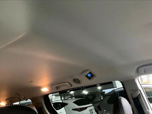 Used 2017 Toyota Sienna SE image 14