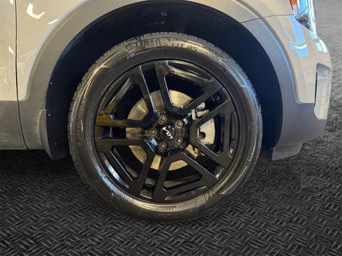 Used 2024 Kia Telluride SX X-Line image 11