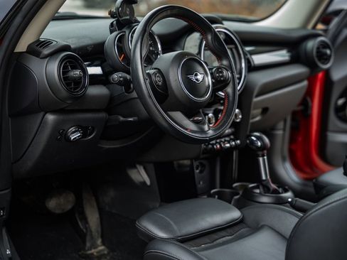 Used 2019 MINI Cooper S image 18