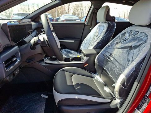 New 2025 Kia K4 GT-Line Turbo image 9