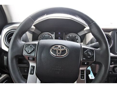 Used 2019 Toyota Tacoma SR5 RWD image 17