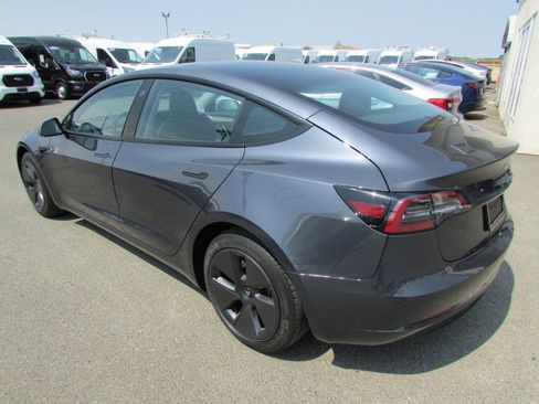 Used 2023 Tesla Model 3 Standard Range RWD image 9