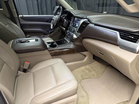 Used 2018 Chevrolet Suburban LT w/ LT Signature Package image 21