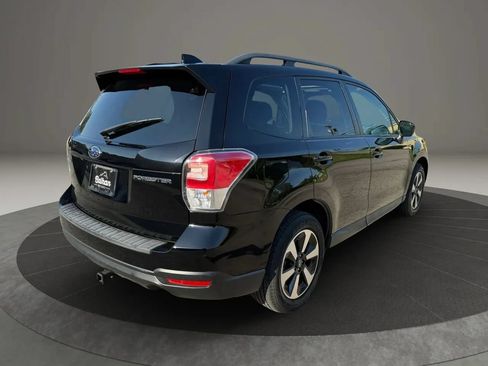 Used 2017 Subaru Forester 2.5i Premium AWD/4WD image 6