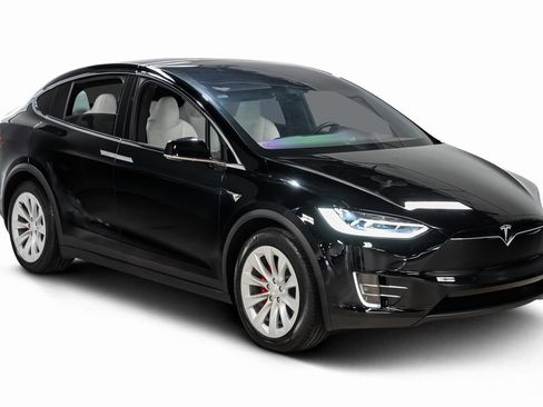 Used 2021 Tesla Model X Performance image 3