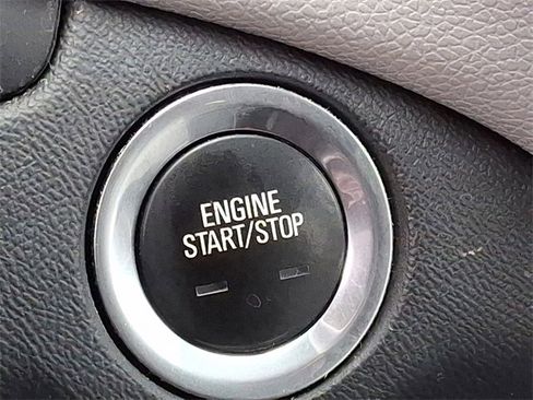 Used 2019 Chevrolet Equinox LS w/ LS Convenience Package image 14