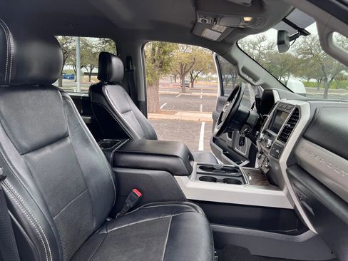 Used 2019 Ford F250 Lariat w/ Lariat Value Package image 30
