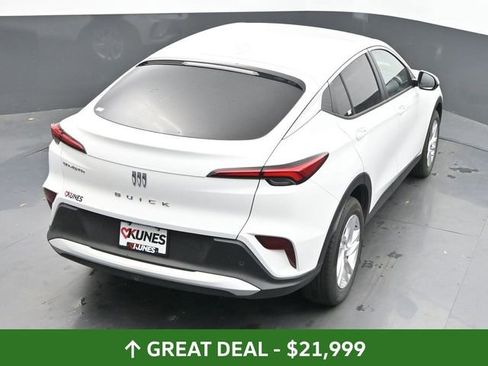 Used 2025 Buick Envista Preferred image 43