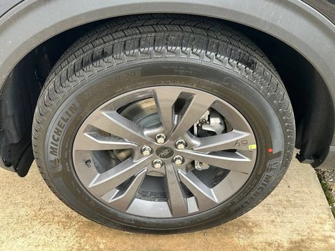 New 2026 Ford Explorer Active w/ Active Comfort Package AWD/4WD image 5