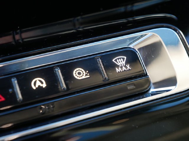 Used 2025 Lincoln Corsair AWD w/ Equipment Group 101A image 32