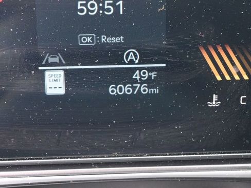 Used 2024 Kia Sorento S image 36