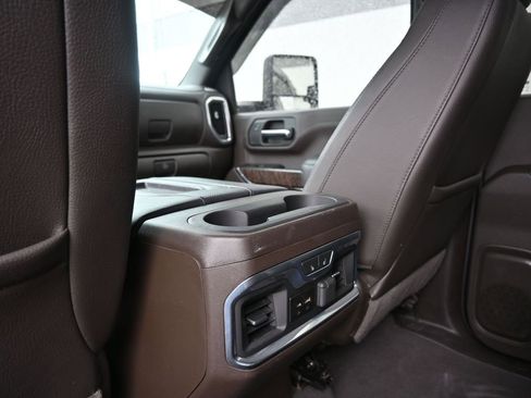 Used 2022 GMC Sierra 3500 Denali w/ Technology Package image 27