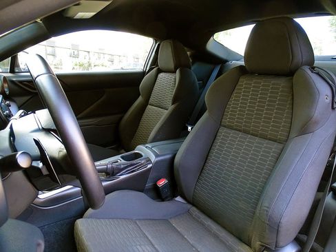 Used 2022 Toyota GR86 w/ ALL Weather Mat Package (TMS) RWD image 27