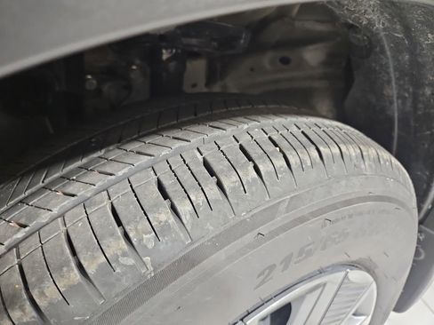 Certified 2025 Nissan Kicks S image 28