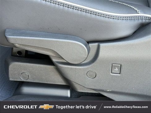 Certified 2025 GMC Acadia Denali image 32